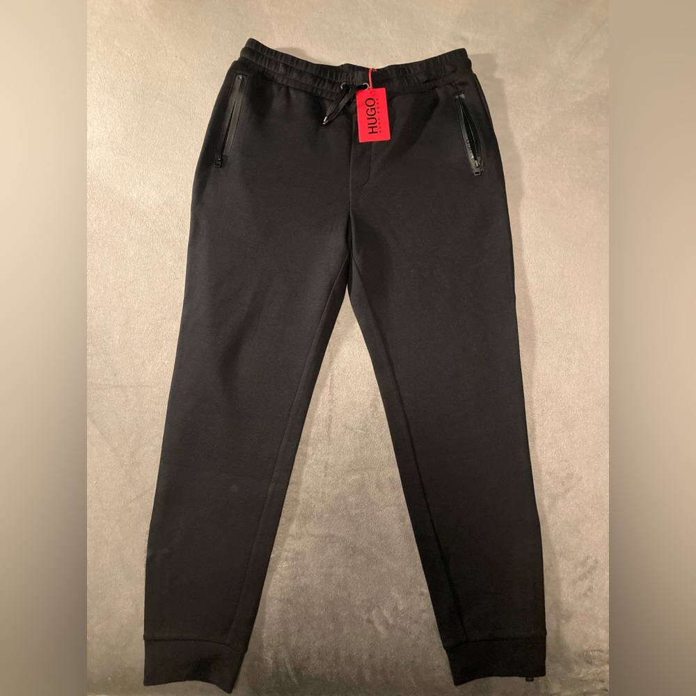 Hugo Boss Black Men's Zippered Sweatpants Medium new with tags
